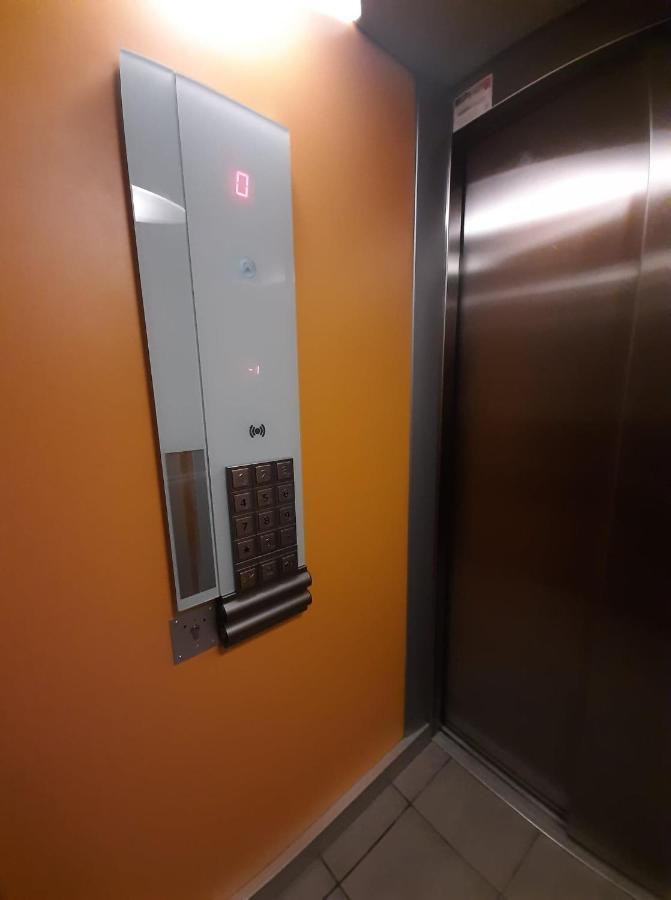 Résidence Hôtelière Laudine Reims Exterior foto